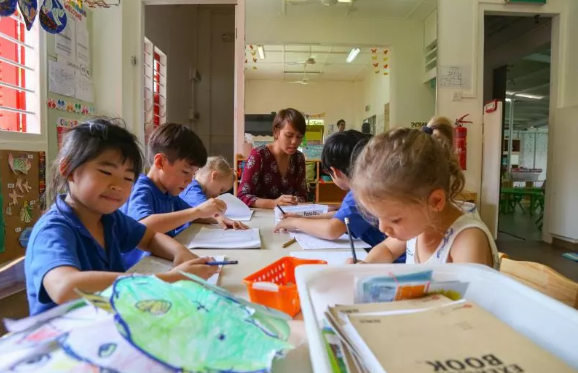 美国留学费用高？那是你不会开源节流